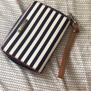 Small wallet with wristband